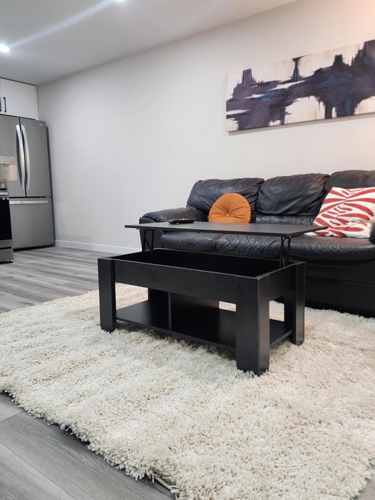 Trendy 2-Bed Oasis Awaits! Appartement YYC Buitenkant foto