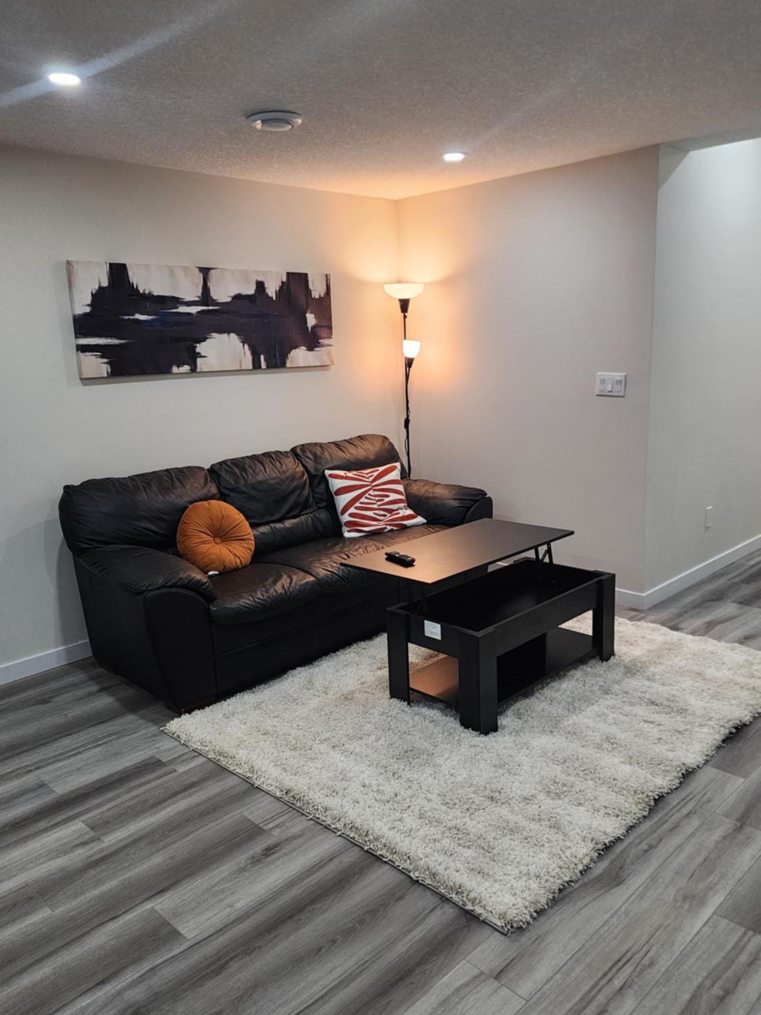 Trendy 2-Bed Oasis Awaits! Appartement YYC Buitenkant foto